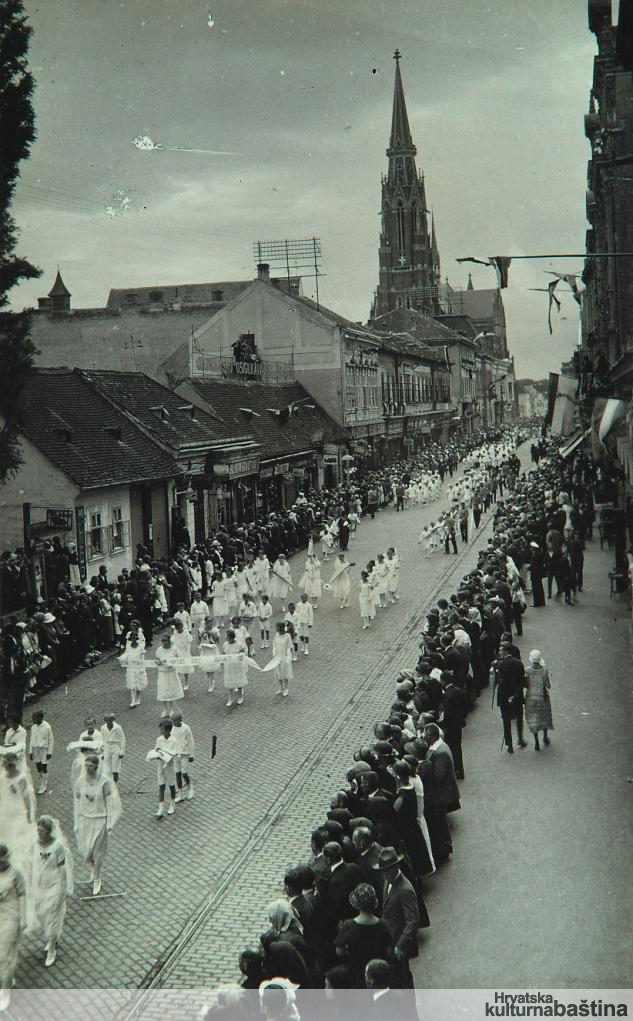 136d_jpg_imagelarge-kultura_BW_veliki